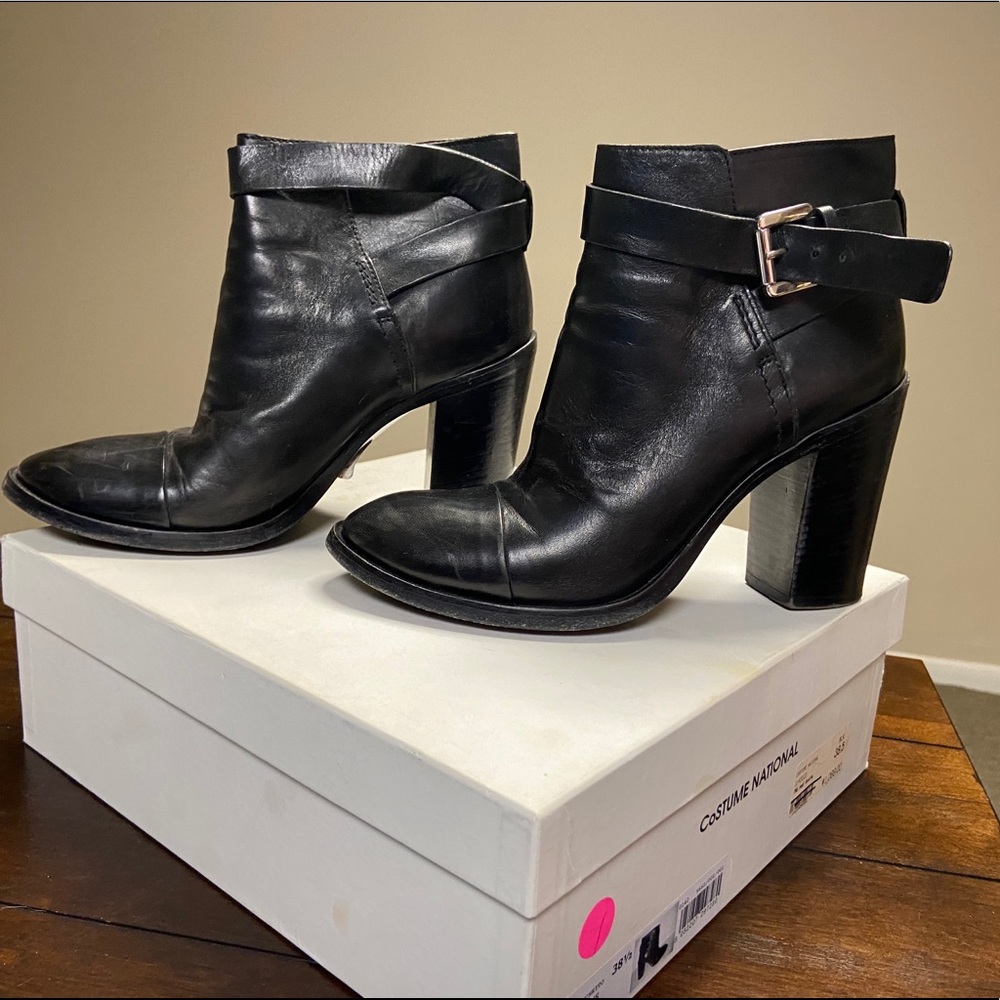 costume international heeled booties